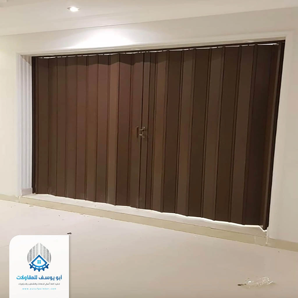 باب اكورديون خشب الرياض