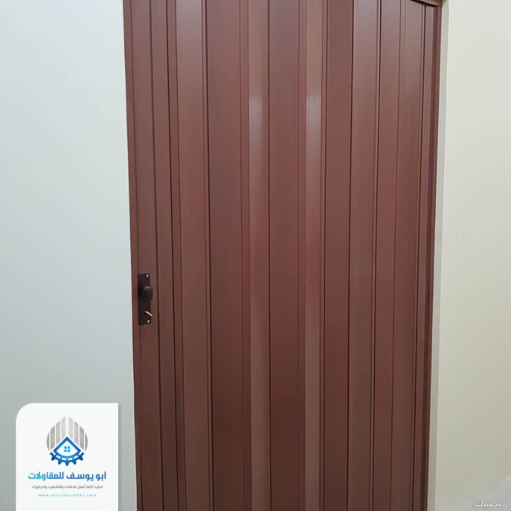 باب اكورديون خشب الرياض
